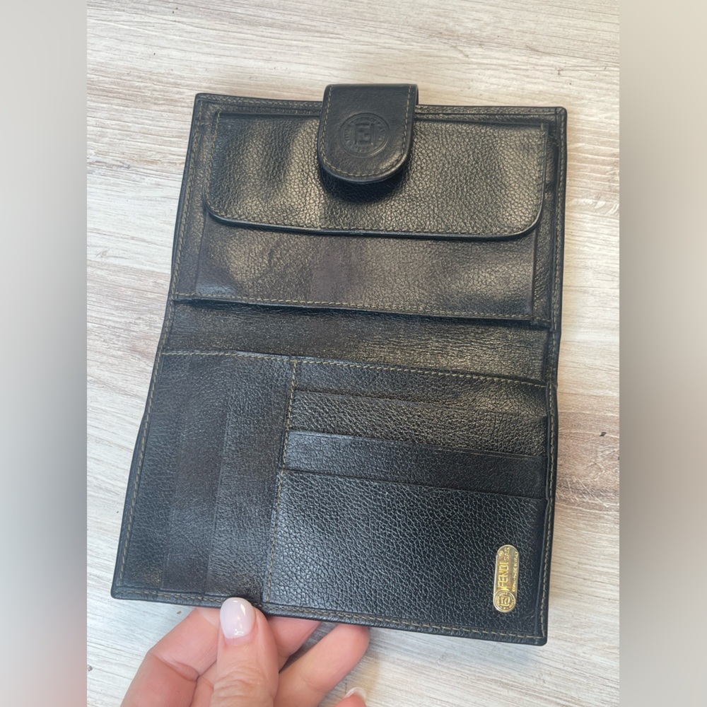 Fendi Black and Tan Wallet - Picture 4 of 9